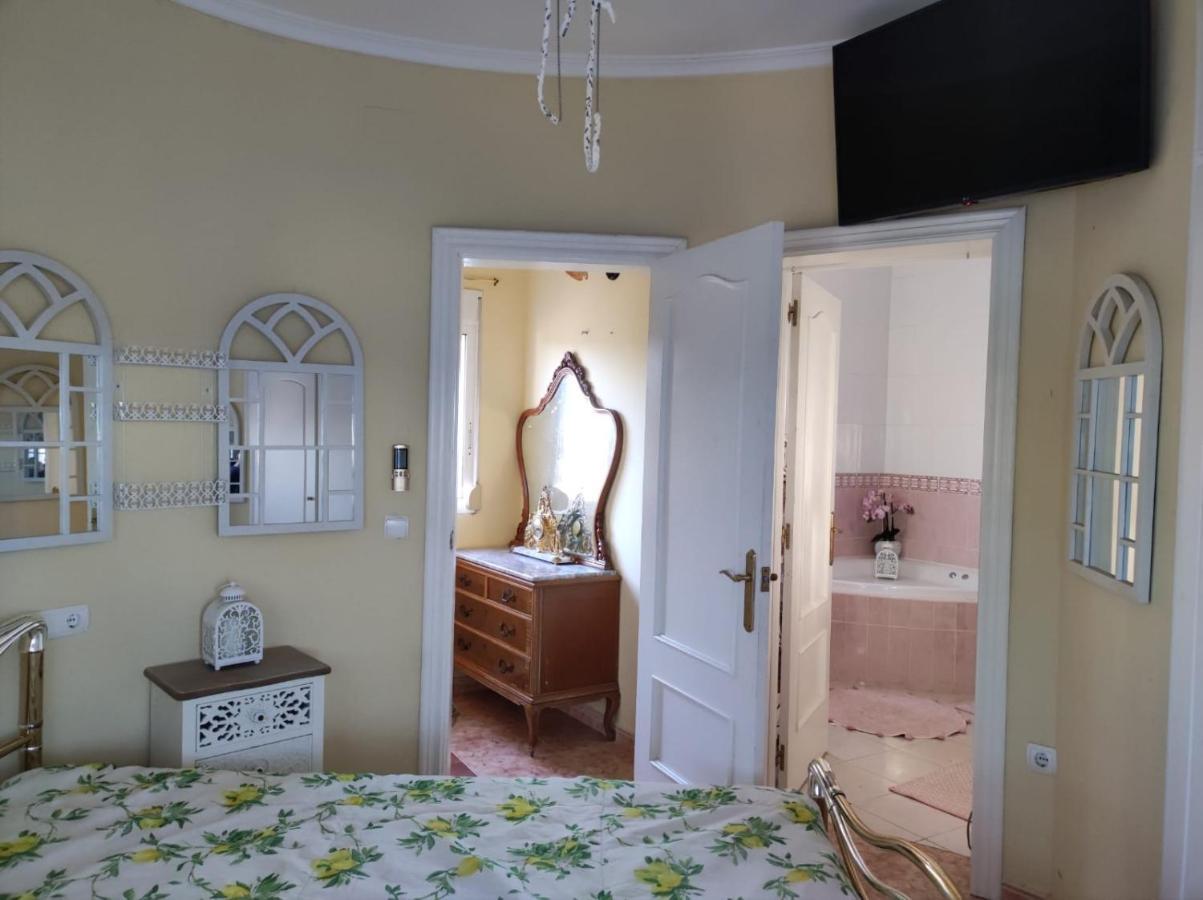 Chateau Angelique Villa Montroy Екстериор снимка