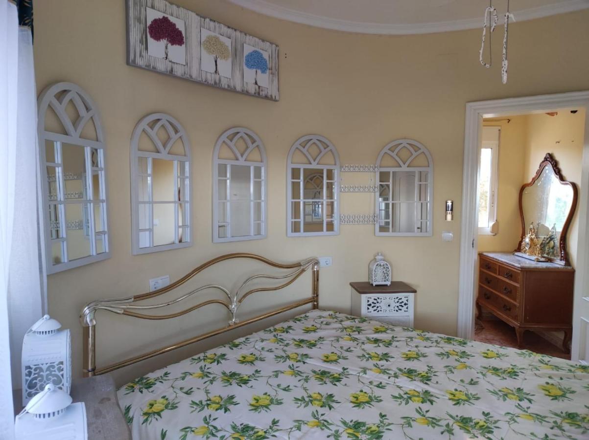 Chateau Angelique Villa Montroy Екстериор снимка