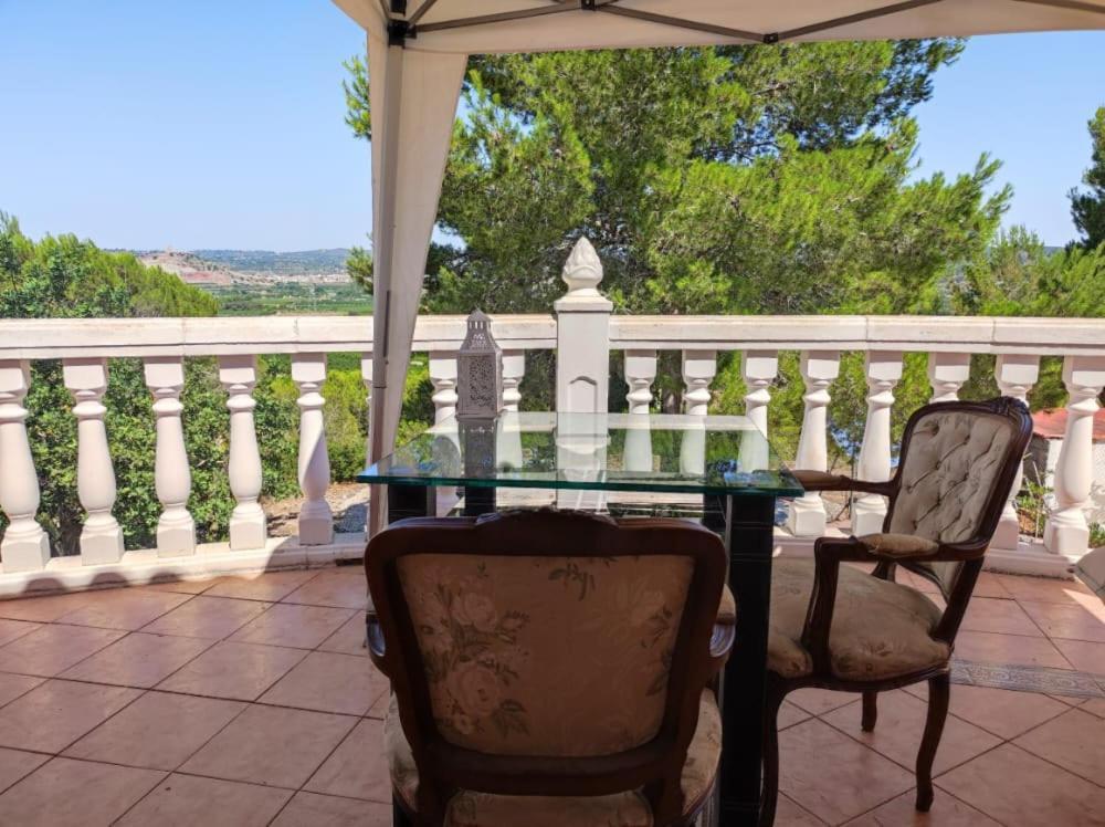 Chateau Angelique Villa Montroy Екстериор снимка