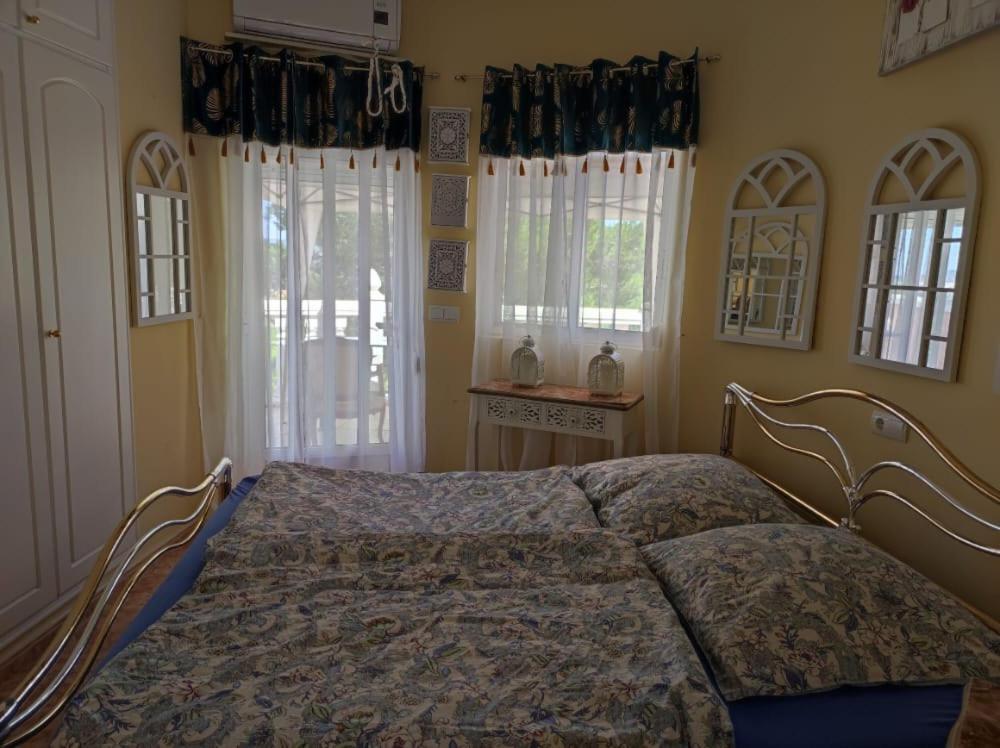 Chateau Angelique Villa Montroy Екстериор снимка