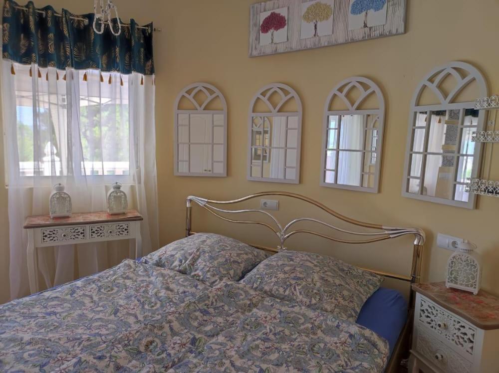 Chateau Angelique Villa Montroy Екстериор снимка